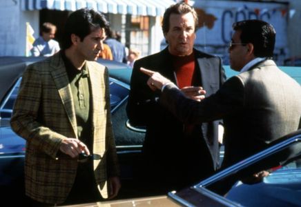 Danny Aiello, Anthony LaPaglia, and Frank Pesce in 29th Street (1991)