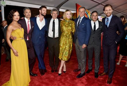 Cate Blanchett, Taika Waititi, Alan F. Horn, Mark Ruffalo, Tom Hiddleston, Chris Hemsworth, Tessa Thompson, and Robert A