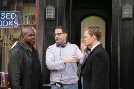 Neil Patrick Harris and Emmitt Smith in How I Met Your Mother (2005)