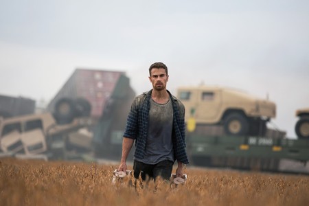 Theo James in How It Ends (2018)