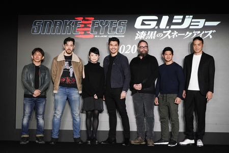 Robert Schwentke, Kenji Tanigaki, Haruka Abe, Takehiro Hira, Iko Uwais, Christopher Jue, and Henry Golding in Snake Eyes