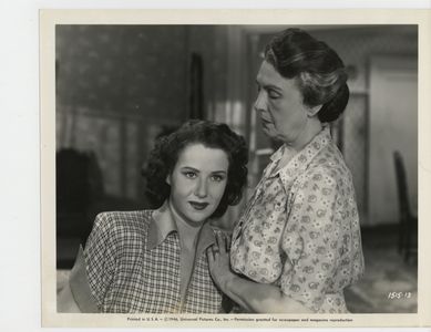 Mary Nash and Ruth Warrick in Swell Guy (1946)