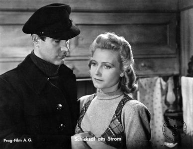Karin Hardt and Ernst von Klipstein in Schicksal am Strom (1944)