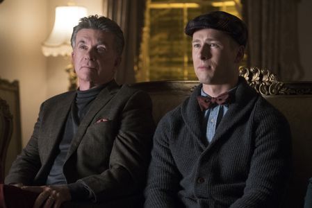 Alan Thicke and Glen Powell in Scream Queens (2015)