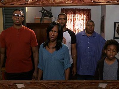 Jamal Mixon, Farley Jackson, Leslie L. Miller, Anthony Hill, and AJ Hudson in It's Always Sunny in Philadelphia (2005)
