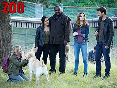 Kristen Connolly, Alyssa Diaz, Nonso Anozie, James Wolk, and Madison Wolfe in Zoo (2015)