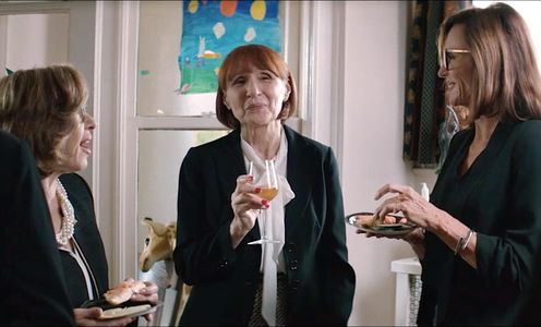 still of Jackie Hoffman, Glynis Bell and Polly Draper in Shiva Baby