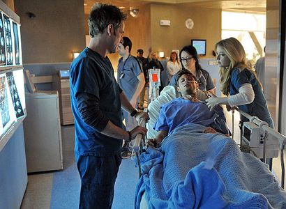 Jeremy Northam and Elisabeth Harnois in Miami Medical (2010)