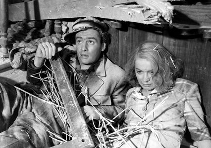 Jerzy Duszynski and Danuta Szaflarska in Skarb (1949)