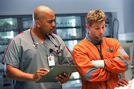 Omar Gooding and Mike Vogel in Miami Medical (2010)
