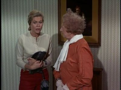 Elizabeth Montgomery and Marion Lorne in Bewitched (1964)