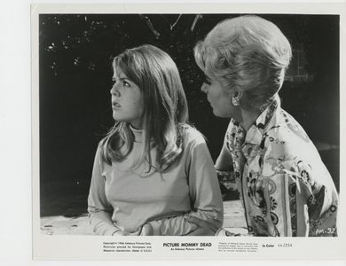 Susan Gordon and Martha Hyer in Picture Mommy Dead (1966)