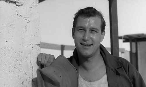 Hansjörg Felmy in Station Six Sahara (1963)
