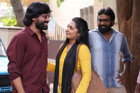 S.J. Suryah, Kamalinee Mukherjee, and Vijay Sethupathi in Iraivi (2016)