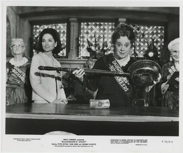 Elsa Lanchester, Kathryn Minner, and Suzanne Pleshette in Blackbeard's Ghost (1968)