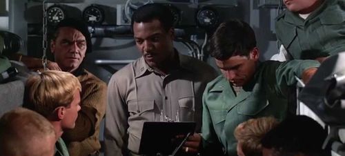 Ernest Borgnine, Jim Brown, and Tony Bill in Ice Station Zebra (1968)