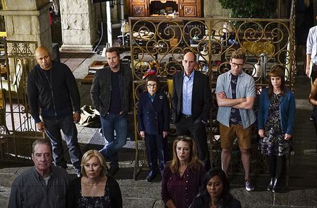 Chris O'Donnell, Miguel Ferrer, Linda Hunt, LL Cool J, Barrett Foa, and Renée Felice Smith in NCIS: Los Angeles (2009)