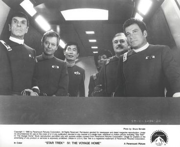 Leonard Nimoy, William Shatner, James Doohan, DeForest Kelley, George Takei, and Nichelle Nichols in Star Trek IV: The V