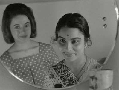 Madhavi Mukherjee and Vicky Redwood in The Big City (1963)