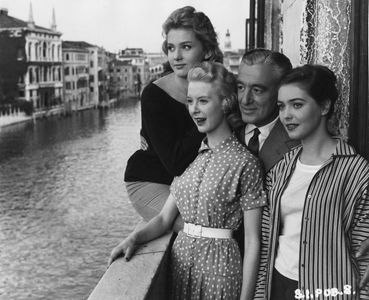 Vittorio De Sica, Isabelle Corey, June Laverick, and Ingeborg Schöner in It Happened in Rome (1957)