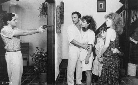 Shelley Fabares, Ben Stiller, Dah-ve Chodan, Wendy Gazelle, and Monte Markham in Hot Pursuit (1987)