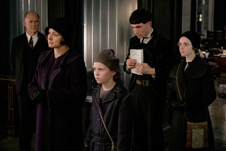 Samantha Morton, Jenn Murray, Ezra Miller, and Faith Wood-Blagrove in Fantastic Beasts and Where to Find Them (2016)