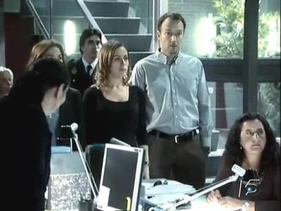 Irene Montalà and Carlos Leal in R.I.S. Científica (2007)