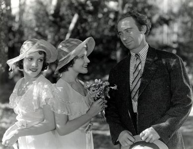 Roscoe Ates, Daisy Hilton, and Violet Hilton in Freaks (1932)