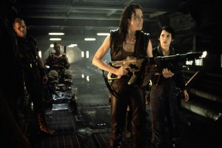 Winona Ryder, Sigourney Weaver, Ron Perlman, and Dominique Pinon in Alien: Resurrection (1997)