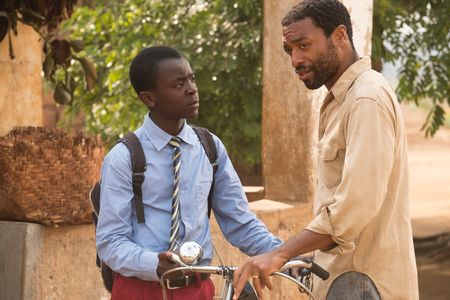 Chiwetel Ejiofor and Maxwell Simba in The Boy Who Harnessed the Wind (2019)