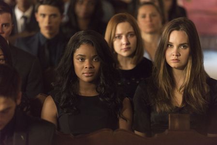 Haley Ramm, Liana Liberato, Ajiona Alexus, and Brent Rivera in Light as a Feather (2018)