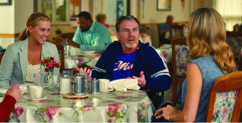 Colin Quinn and Amy Schumer in Trainwreck (2015)