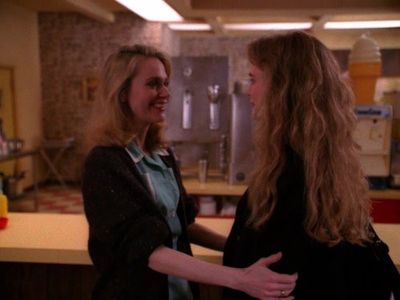 Heather Graham and Peggy Lipton in Twin Peaks (1990)