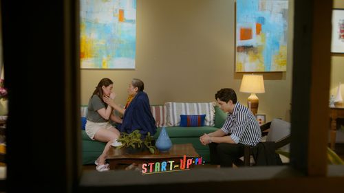 Gina Alajar, Bea Alonzo, and Alden Richards in Start-Up Ph (2022)