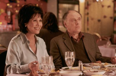 Bob Dishy and Michele Lee in Along Came Polly (2004)
