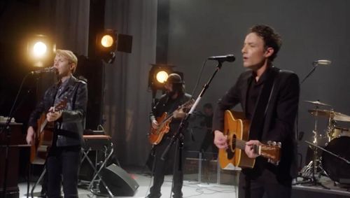 Beck, Jakob Dylan, and Fernando Perdomo in Echo in the Canyon (2018)