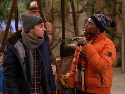 Mitchel Musso and Larramie Doc Shaw in Pair of Kings (2010)