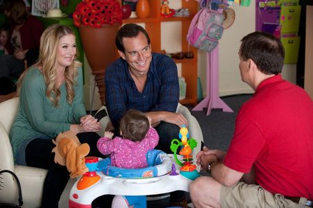 Christina Applegate, Will Arnett, and Michael Hitchcock in Up All Night (2011)
