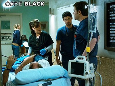 Marcia Gay Harden, Benjamin Hollingsworth, and Harry Ford in Code Black (2015)