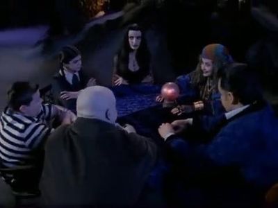 Michael Roberds, Nicole Fugere, Ellie Harvie, Betty Phillips, Brody Smith, and Glenn Taranto in The New Addams Family (1