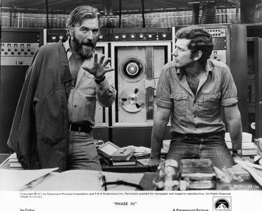 Nigel Davenport and Michael Murphy in Phase IV (1974)