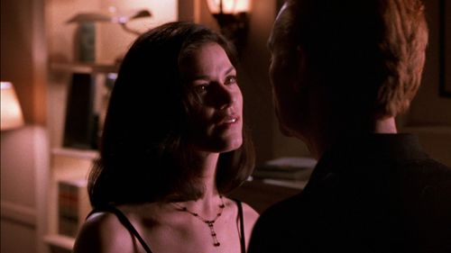 David Caruso and Linda Fiorentino in Jade (1995)
