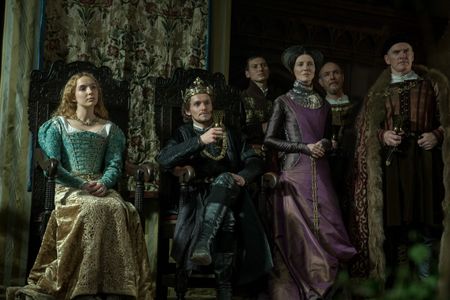Richard Dillane, Michelle Fairley, Nicholas Audsley, Jodie Comer, and Jacob Collins-Levy in The White Princess (2017)