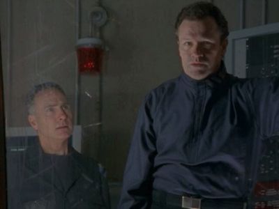 Laurie Murdoch and Michael Rooker in The Outer Limits (1995)