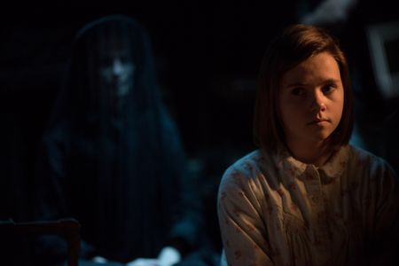 Leanne Best and Amelia Pidgeon in The Woman in Black 2: Angel of Death (2014)