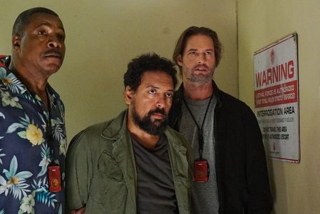 Carl Weathers, Josh Holloway, and Felix Solis in Colony (2016)