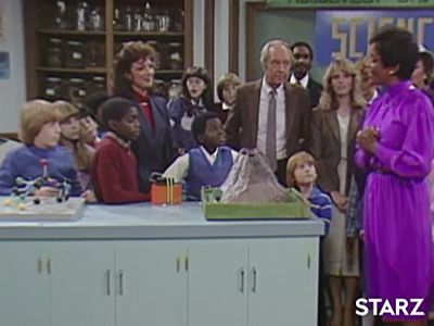 Conrad Bain, Dixie Carter, Gary Coleman, Danny Cooksey, Shavar Ross, Nikki Swasey Seaton, and Emily Yancy in Diff'rent S