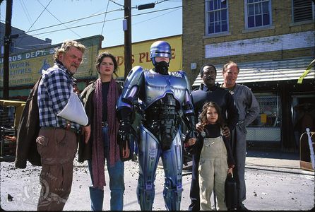 Jill Hennessy, Stanley Anderson, Robert John Burke, Robert DoQui, Remy Ryan, and Daniel von Bargen in RoboCop 3 (1993)