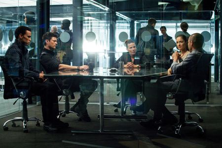 Lili Taylor, Michael Irby, Karl Urban, Michael Ealy, and Minka Kelly in Almost Human (2013)