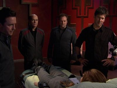 Robert Picardo, Joe Flanigan, David Hewlett, Paul McGillion, and Dawn Olivieri in Stargate: Atlantis (2004)